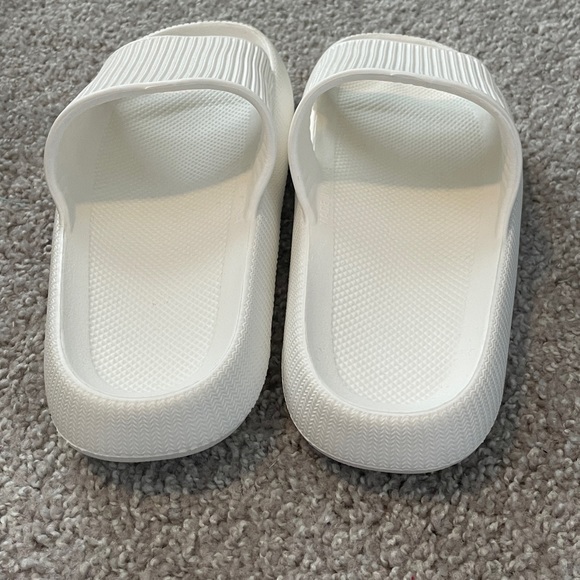 White Cloud Slide Sandals - Picture 3 of 4